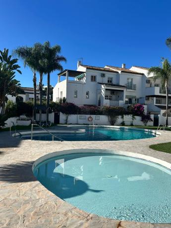 Продажа квартиры на Piso en Avenida de la Gardenia s/n, Paraiso-Barronal, Estepona, Эстепона
thumbnail 1