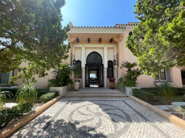 Casa o chalet independiente en Zona Calvario, Estepona photo 1