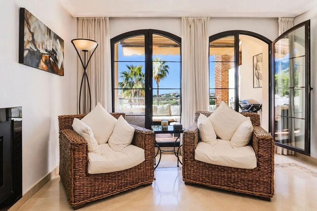 Sale of apartment in Piso en Urbanización Los Arqueros, 1, Los Arqueros-Puerto del Almendro, Benahavís, Benahavís
photo 4