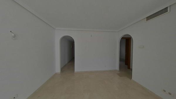 Продажа квартиры на Piso en Calle Albahaca, Benahavís, Benahavís, Бенахавис
thumbnail 2