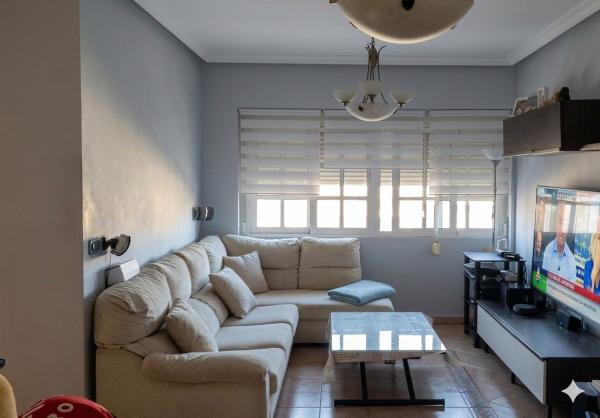 Venta de piso en Piso en Calle Virgen de la Cabeza, 7, Carranque - Haza Cuevas, Málaga, Málaga
 photo 1