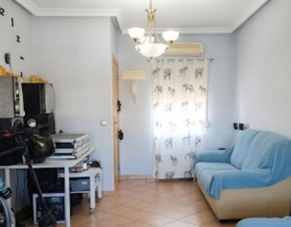 Venta de piso en Piso en Calle Virgen de la Cabeza, 7, Carranque - Haza Cuevas, Málaga, Málaga
 photo 2