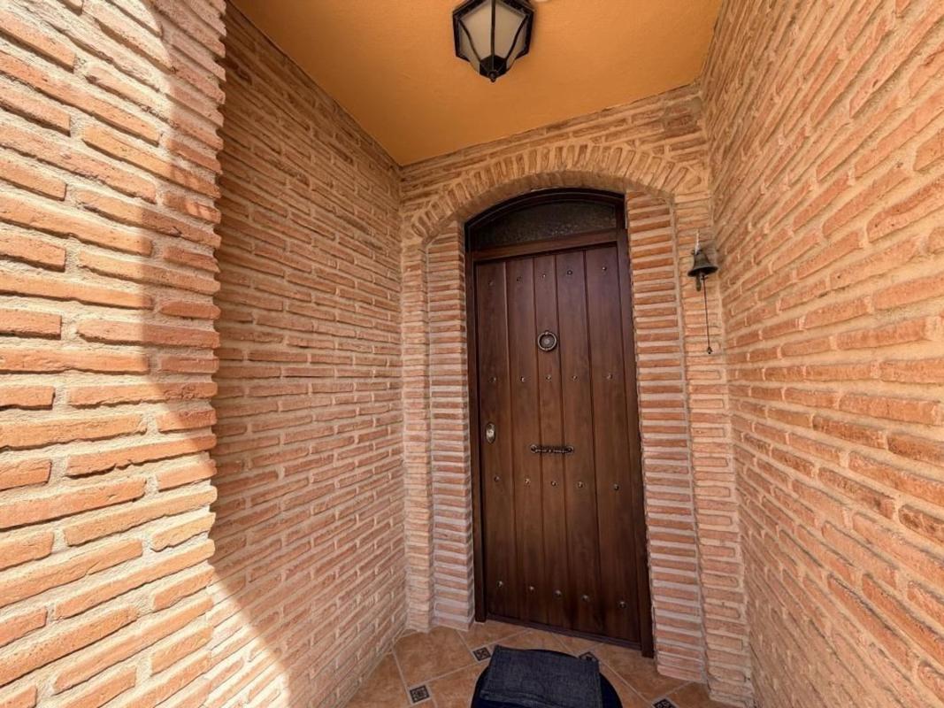Venta de chalet adosado en Chalet adosado en Los Almendros - El Limonero - El Tomillar, Málaga , Málaga photo 2