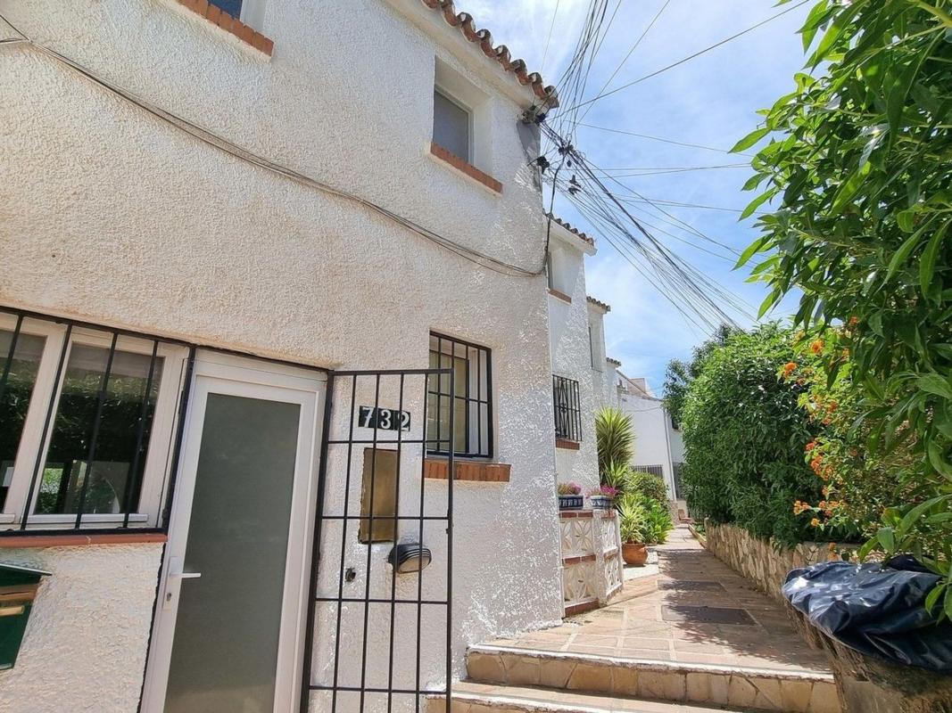 Sprzedaż szeregowego domku w  Chalet adosado en Cerros del Águila, Mijas , Mijas photo 2