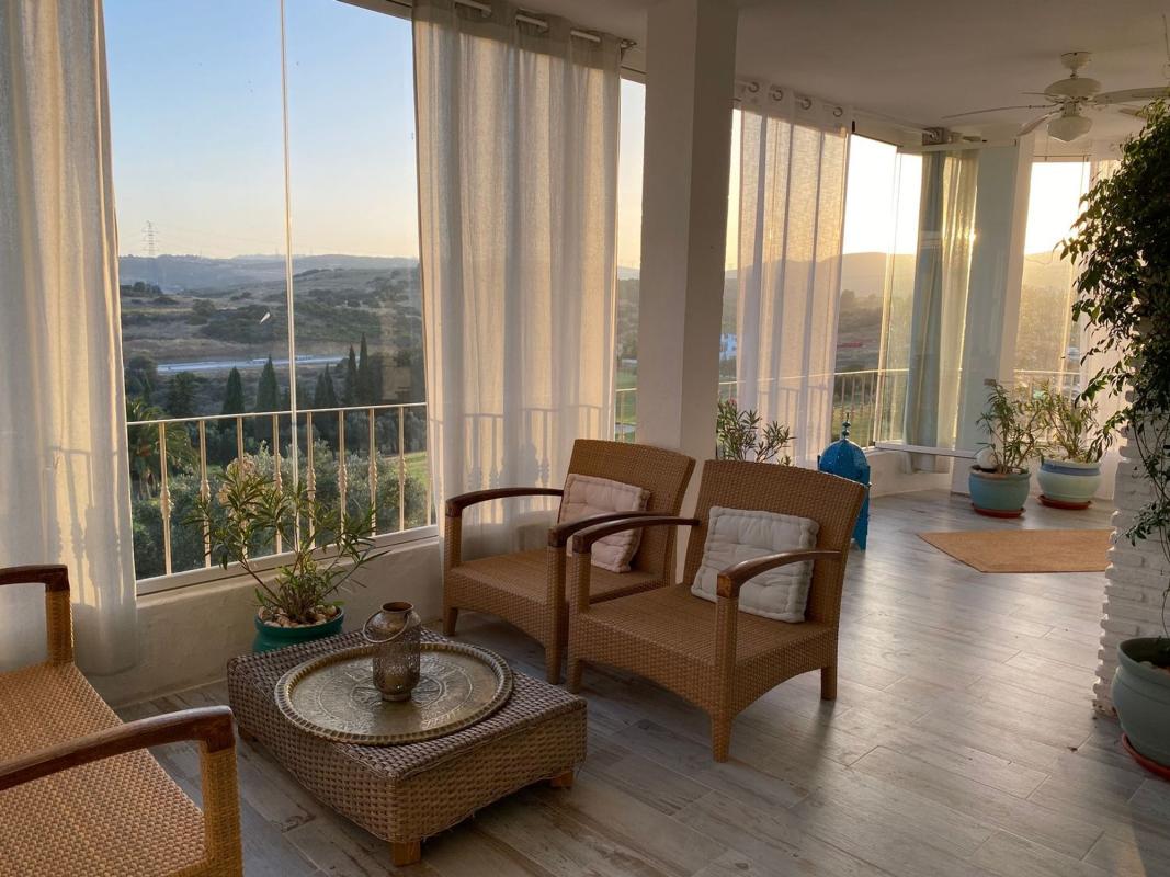 Продажа пентхауса на  Ático en Avenida del Arte, 59, Estepona Golf, Estepona, Эстепона photo 2