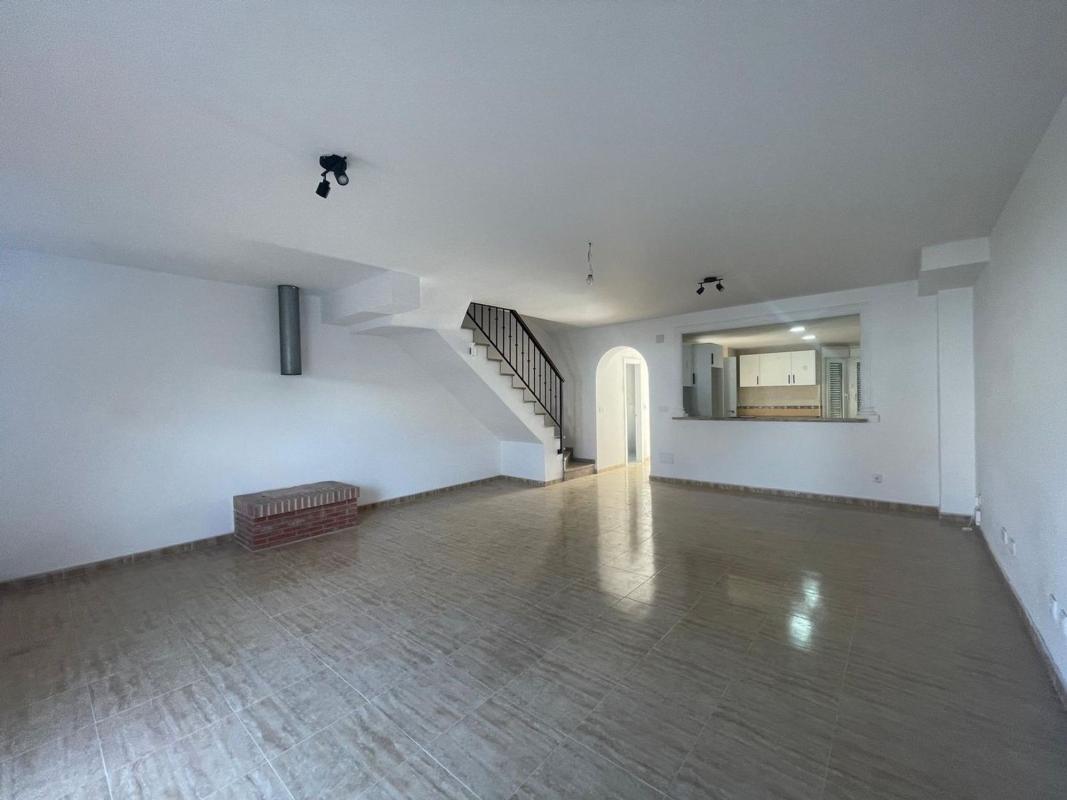 Продажа таунхауса в Chalet adosado en Los Boliches, Fuengirola , Фуэнхирола photo 1