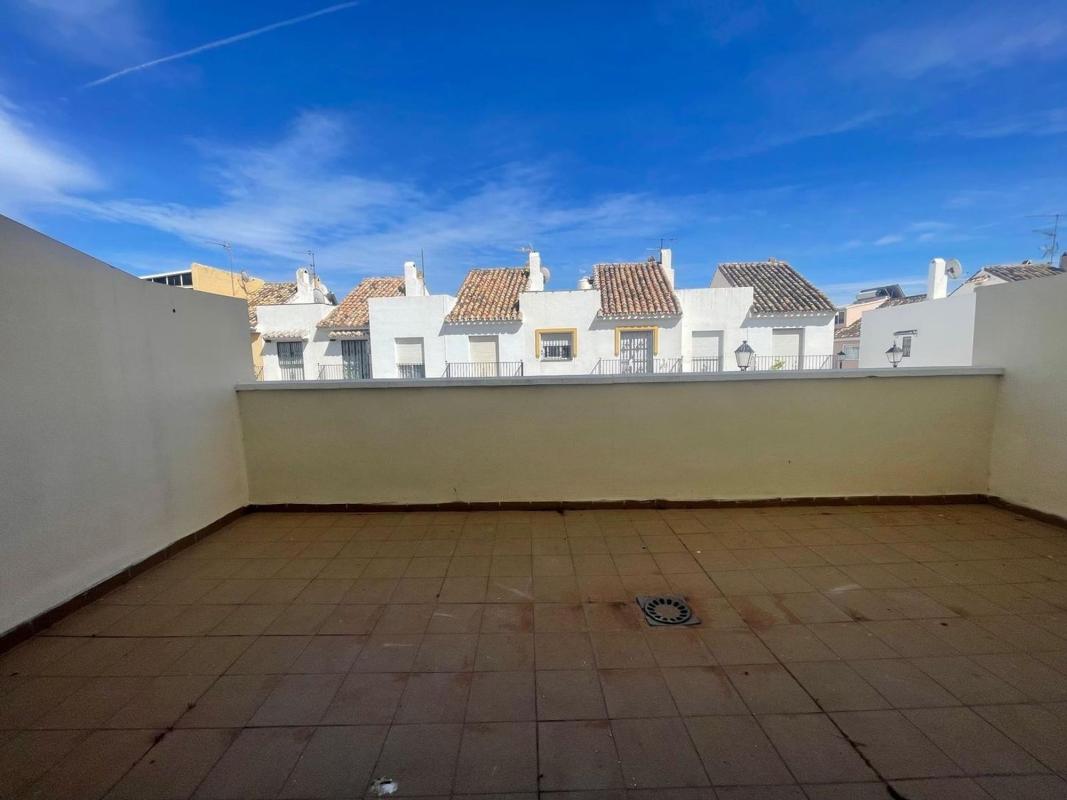 Продажа таунхауса в Chalet adosado en Los Boliches, Fuengirola , Фуэнхирола photo 3