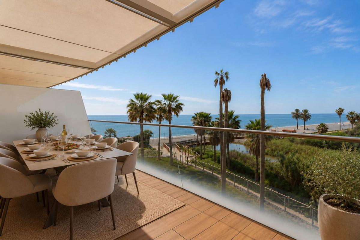 Venta de piso en Piso en Calle Josefina Samper, 5, Guadalobón, Estepona, Estepona
photo 2