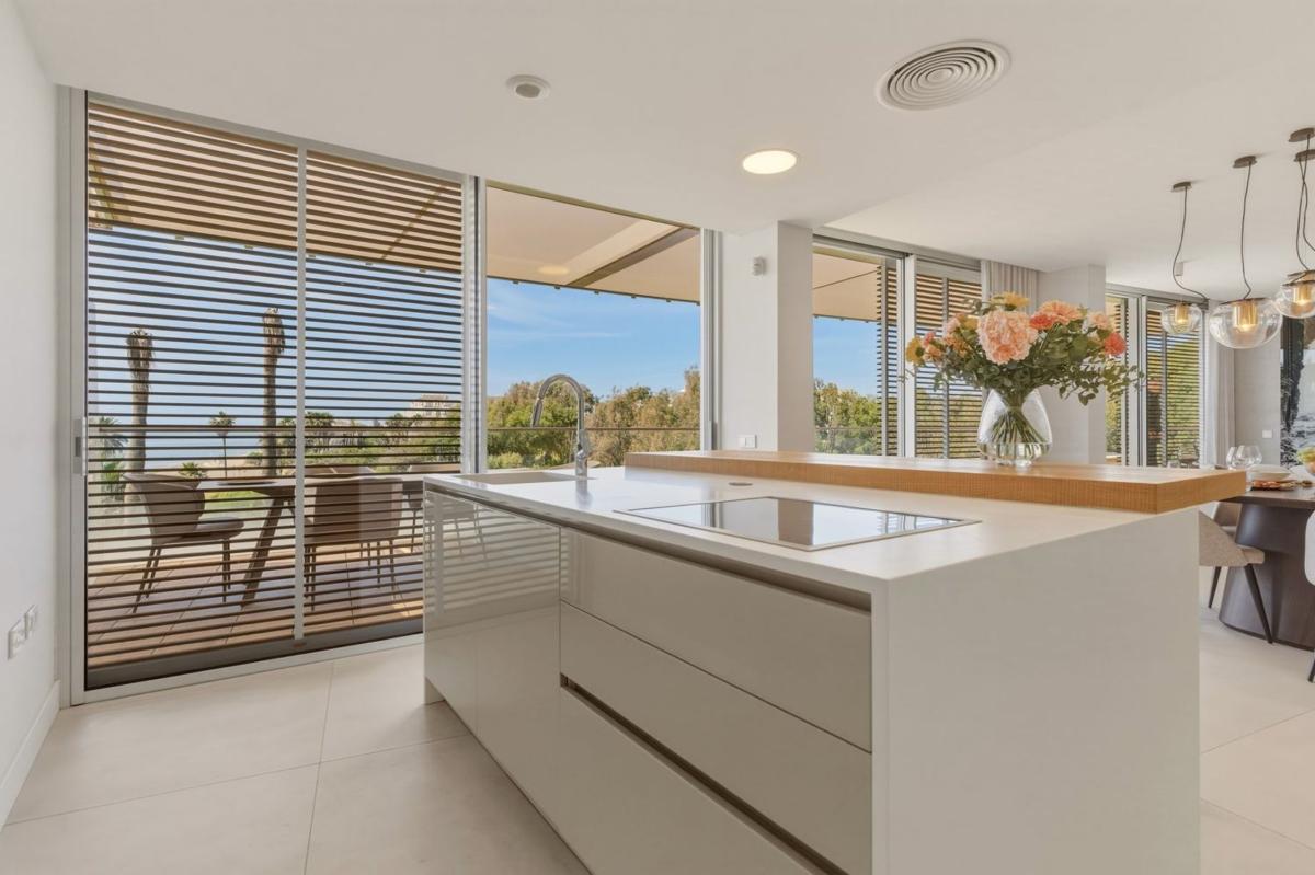 Venta de piso en Piso en Calle Josefina Samper, 5, Guadalobón, Estepona, Estepona
photo 5