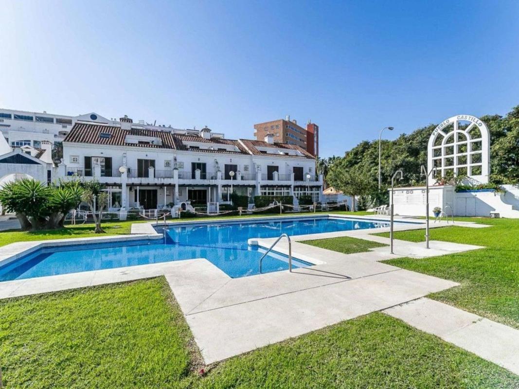 Продажа квартиры на Piso en Avenida Fuengirola, 2, Las Gaviotas, Fuengirola, Фуэнхирола
photo 1