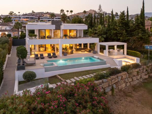 Casa o chalet independiente en Los Naranjos, Marbella photo 1