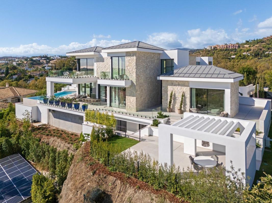 Properties for sale and rent in Spain photo 1