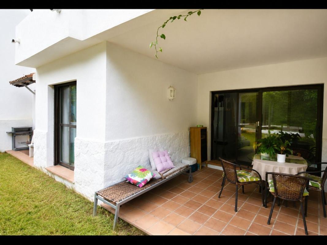 Venta de piso en Piso en Calle Igualeja, La Concha-Resina Golf, Estepona, Estepona
 photo 2