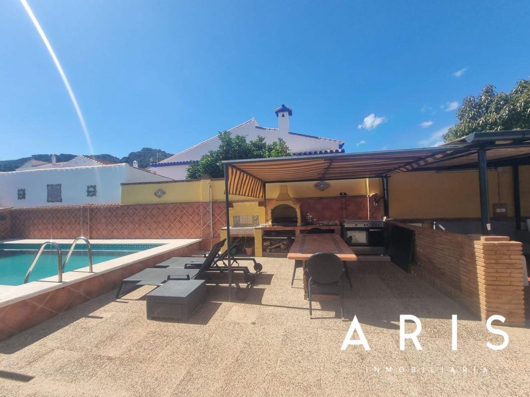 Properties for sale and rent in Spain photo 5