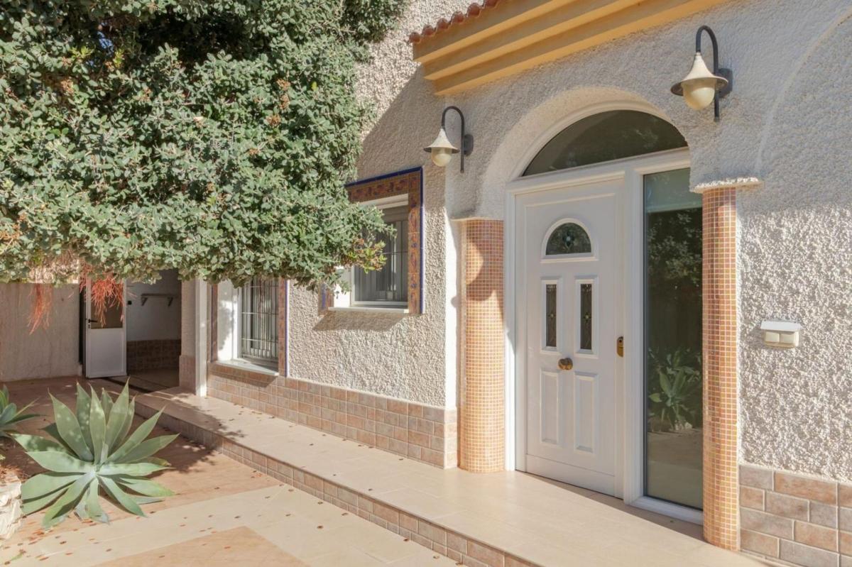 Properties for sale and rent in Spain photo 2