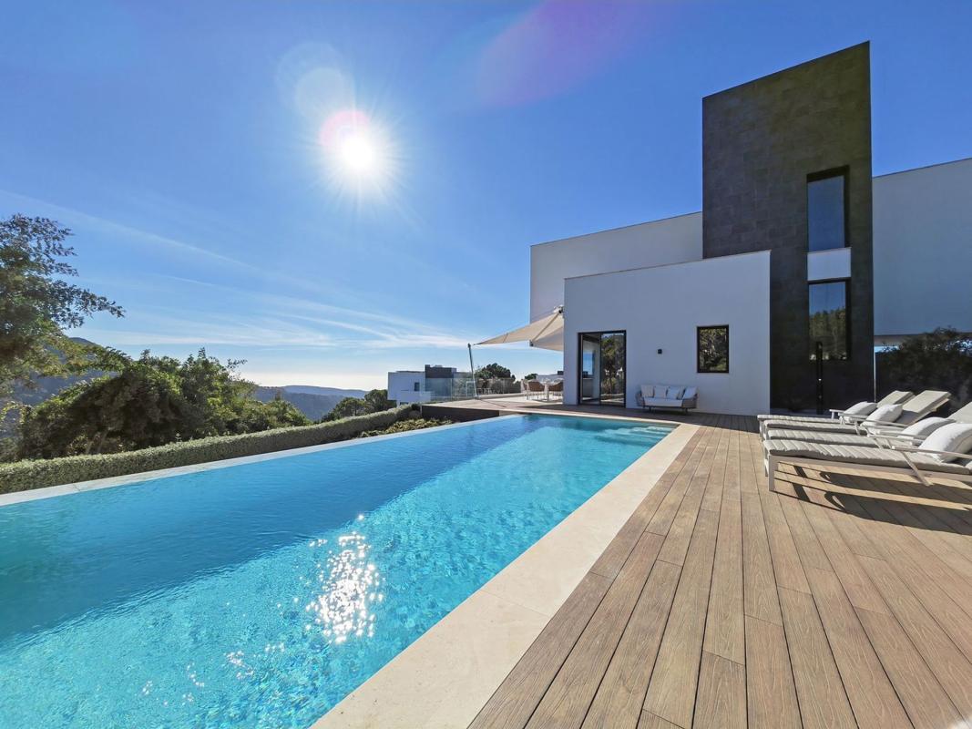 Properties for sale and rent in Spain photo 3