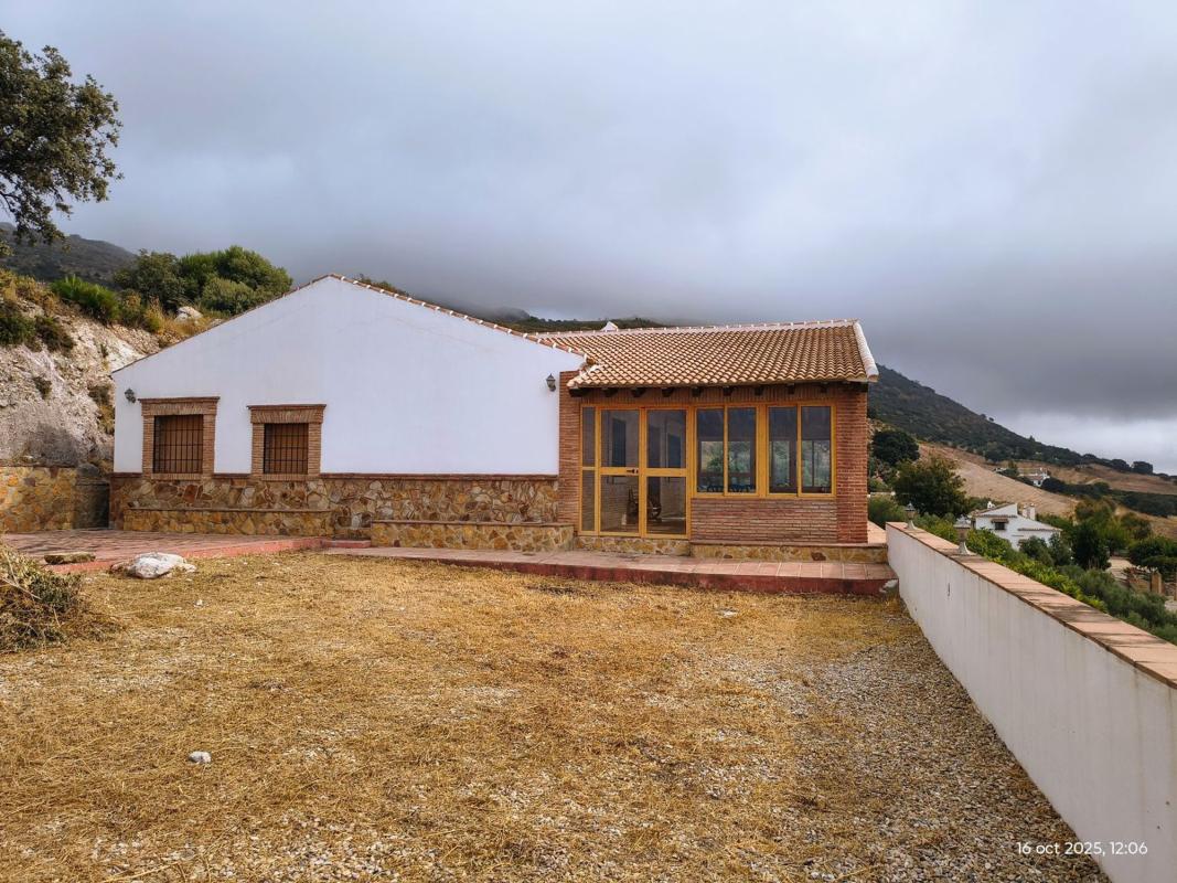 Properties for sale and rent in Spain photo 2