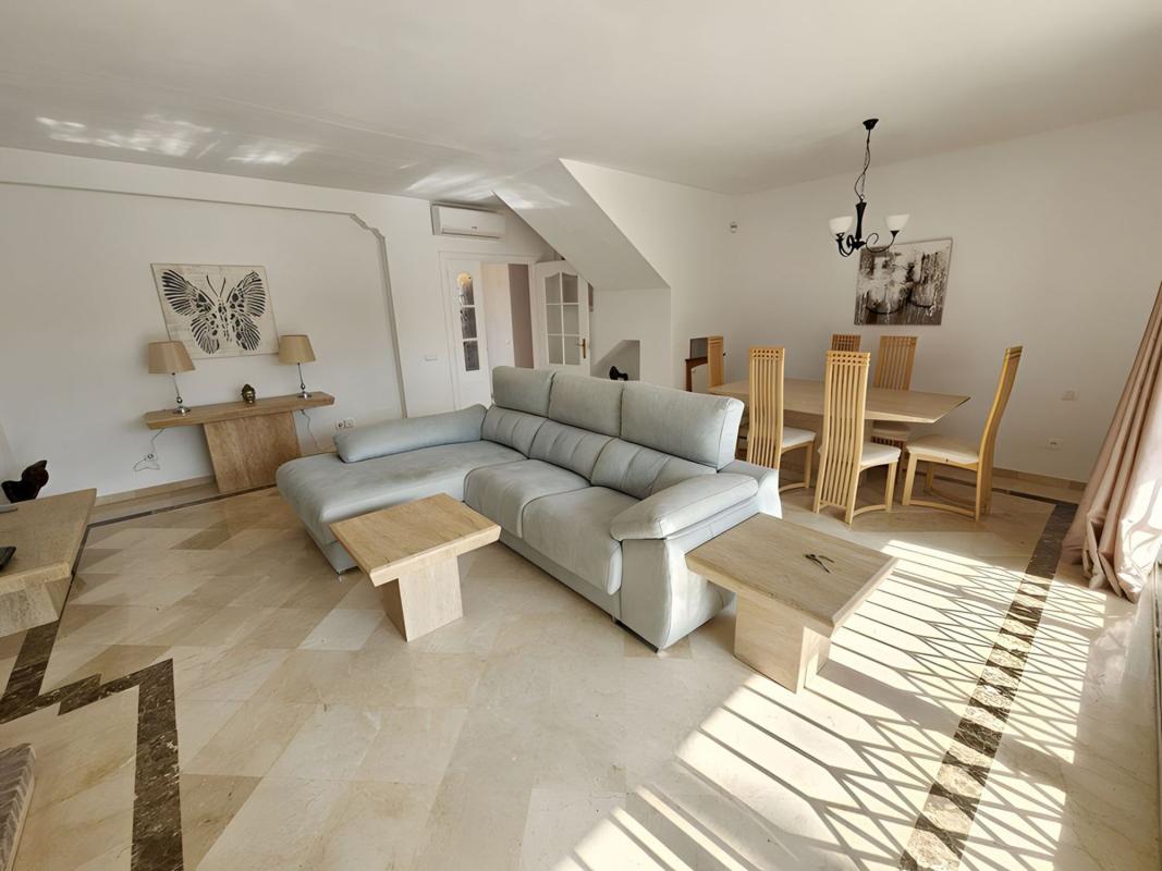 Sale of townhouse in Chalet adosado en Puente Romano, Marbella , Marbella photo 2