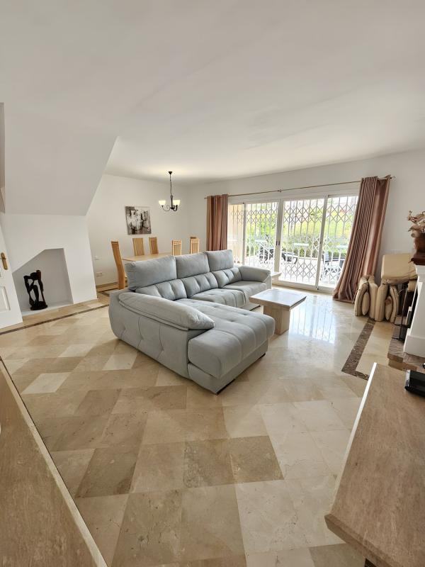 Sale of townhouse in Chalet adosado en Puente Romano, Marbella , Marbella photo 3