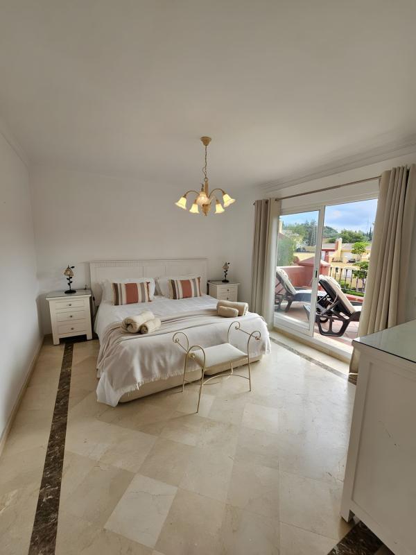 Sale of townhouse in Chalet adosado en Puente Romano, Marbella , Marbella photo 5