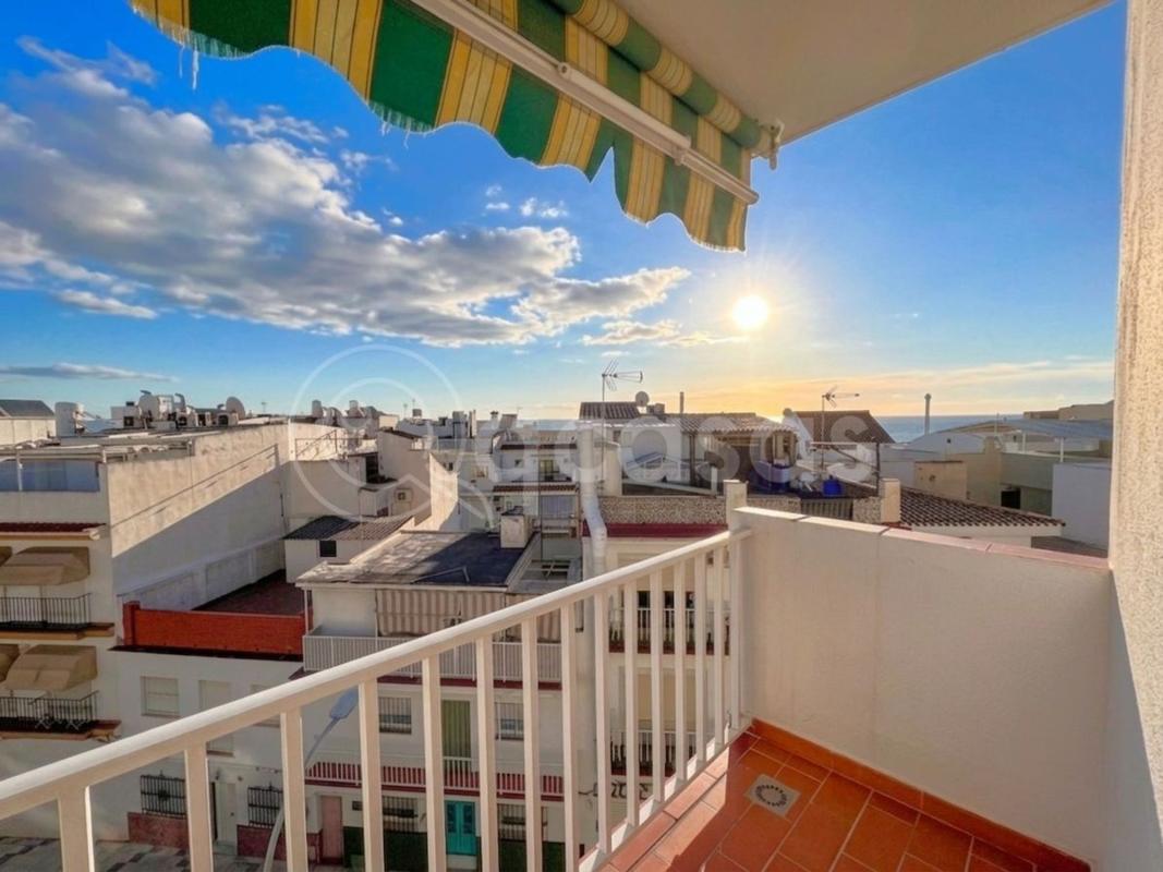 Продажа пентхауса на  Ático en Calle Trocadero, 3, La Carihuela - Los Nidos, Torremolinos, Торремолинос photo 2