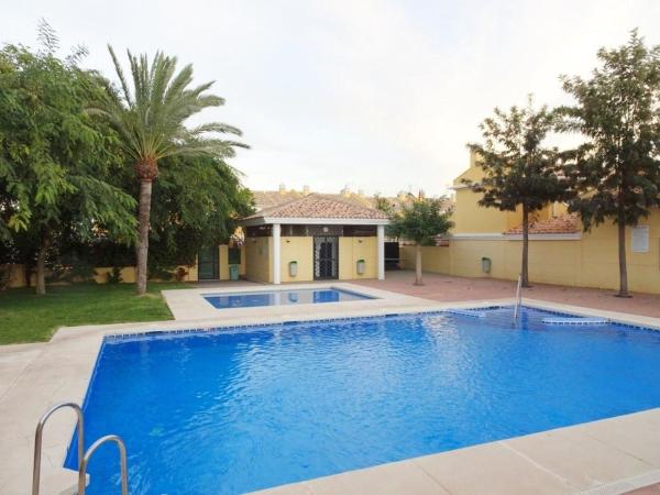 Chalet adosado en Polígonos - Recinto Ferial, Málaga photo 1