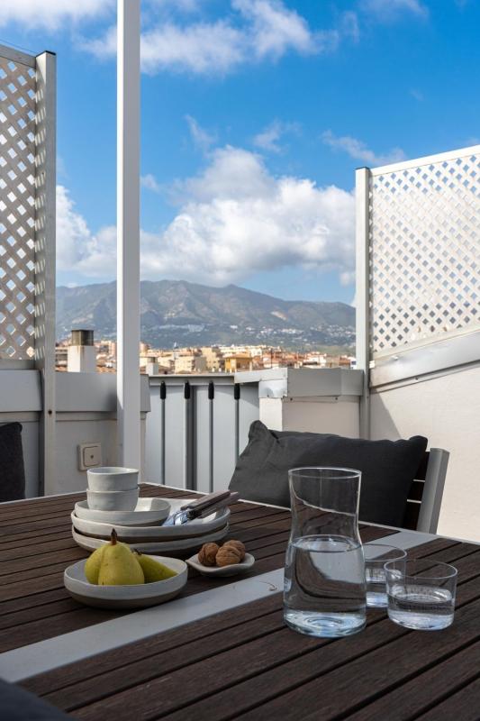 Sprzedaż poddasza w Ático en Avenida Ramón y Cajal, Zona Puerto Deportivo, Fuengirola, Fuengirola photo 2