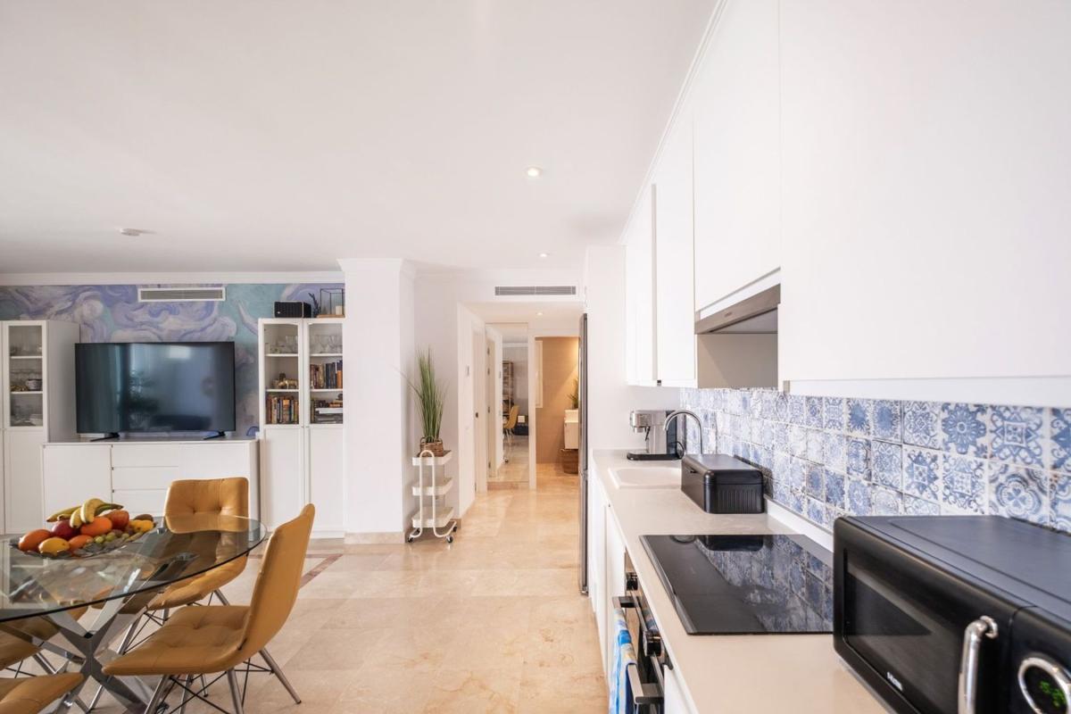 Venta de piso en Piso en Urbanizacion el Paraiso, El Paraíso, Benahavís, Benahavís
 photo 3