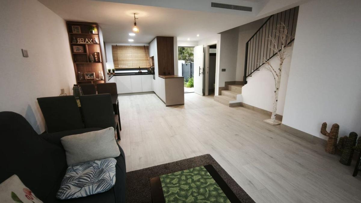 Sale of townhouse in  Chalet adosado en Calle Campo de la Iglesia, Benajarafe, Vélez-Malaga , Vélez-Málaga photo 3