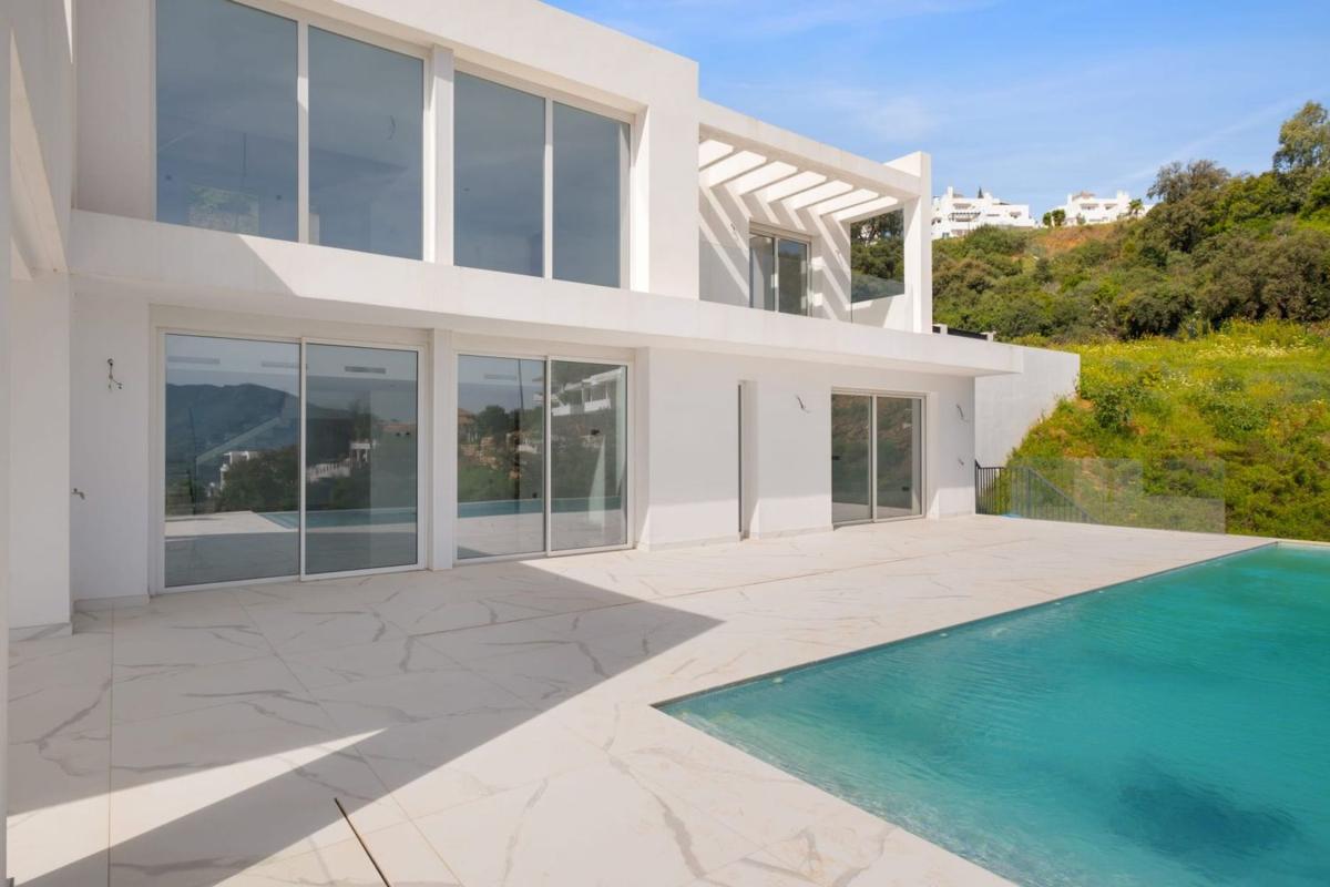 Properties for sale and rent in Spain photo 1