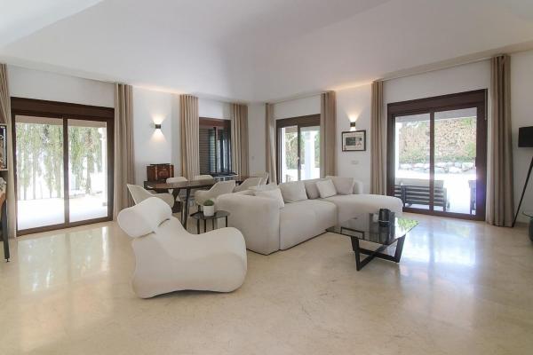 Casa o chalet independiente en Calle Istán, Paraiso-Barronal, Estepona thumbnail 1