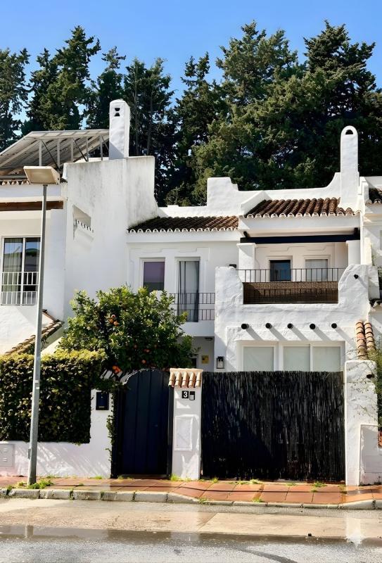 Venta de chalet adosado en Chalet adosado en Nueva Andalucía, Marbella , Marbella photo 2