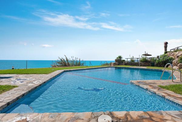 Chalet adosado en Bahia Azul, 152, Guadalobón, Estepona photo 1