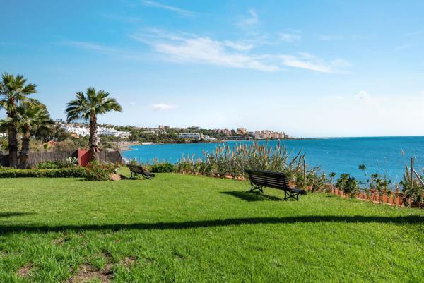 Chalet adosado en Bahia Azul, 152, Guadalobón, Estepona thumbnail 1