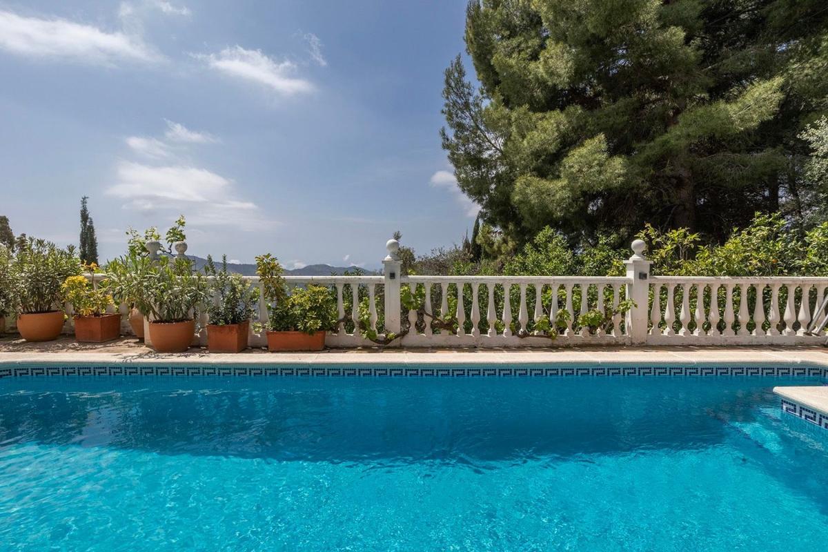 Properties for sale and rent in Spain photo 2