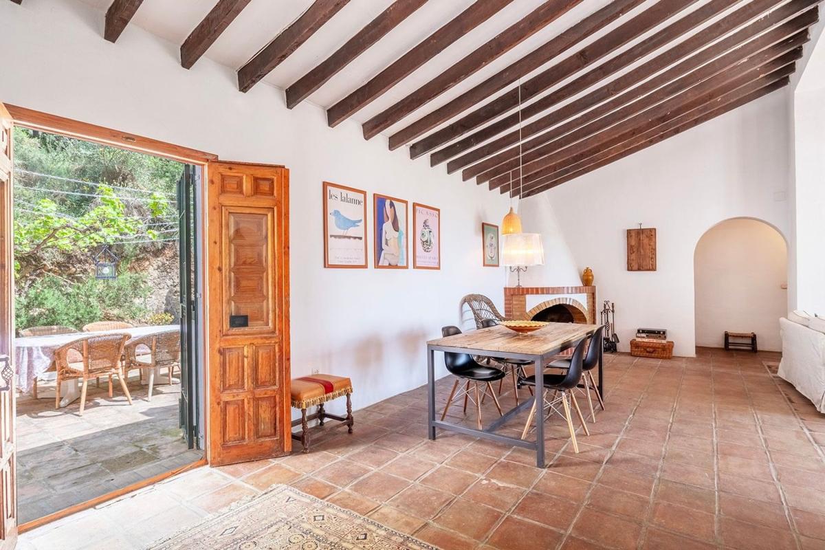 Properties for sale and rent in Spain photo 4
