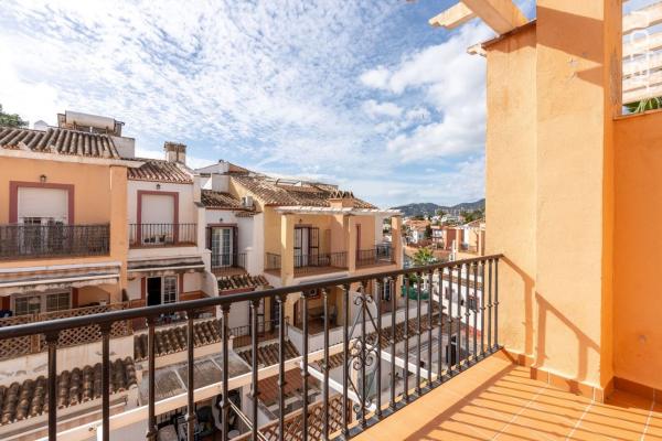 Chalet pareado en Calle Vélez Málaga, Nueva Nerja, Nerja photo 1