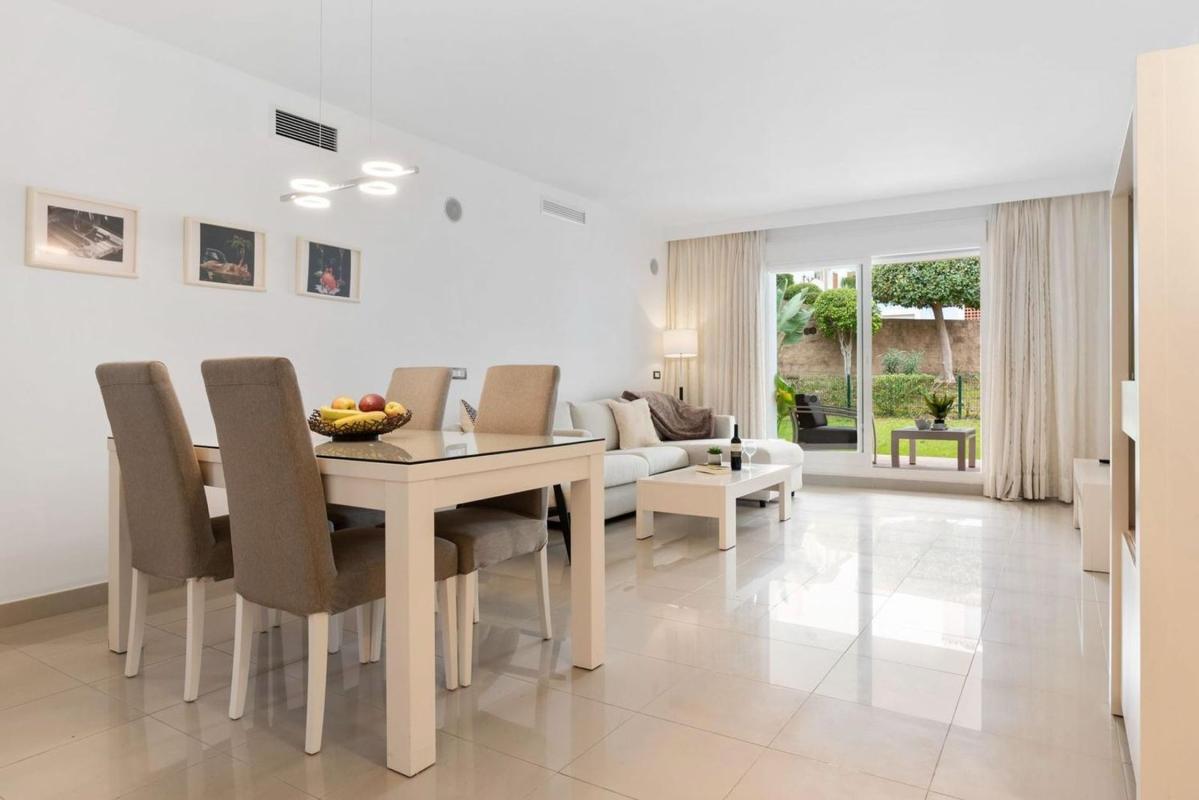 Venta de piso en Piso en Cortijo Casareno, Paraiso-Barronal, Estepona, Estepona
 photo 4