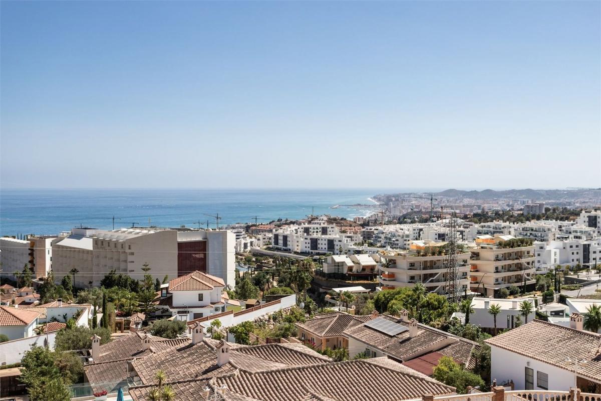 Penthouse sale in Ático en Calle Dragonera, El Higuerón - Capellanía, Benalmádena, Benalmádena photo 3