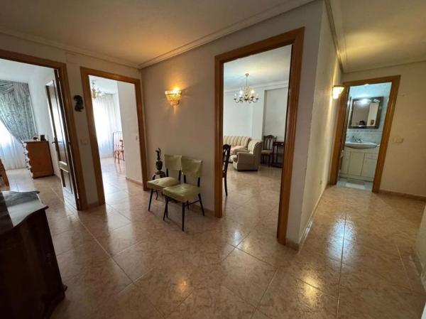 Venta de piso en Piso en Paseo Reding, Malagueta - Monte Sancha, Málaga, Málaga
thumbnail 1
