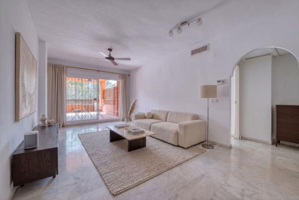 Sale of flat in Piso en Urbanizacion Reserva 2 Fase, 34, Reserva de Marbella, Marbella, Marbella
thumbnail 1