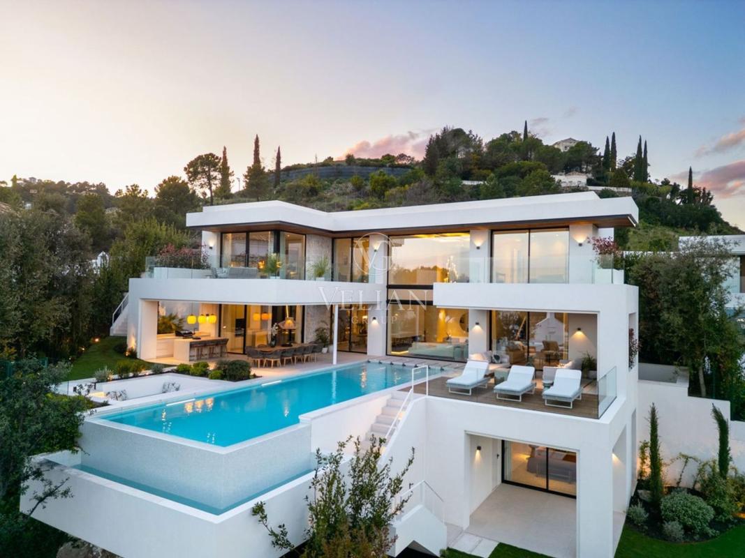 Properties for sale and rent in Spain photo 2