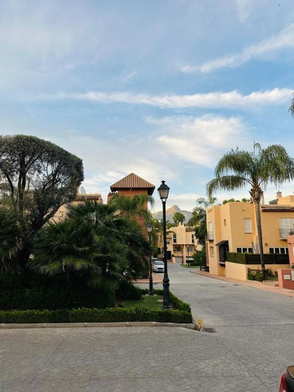 Продажа таунхауса в Chalet adosado en Vía, Rodeo Alto-Guadaiza-La Campana, Marbella , Марбелла photo 3