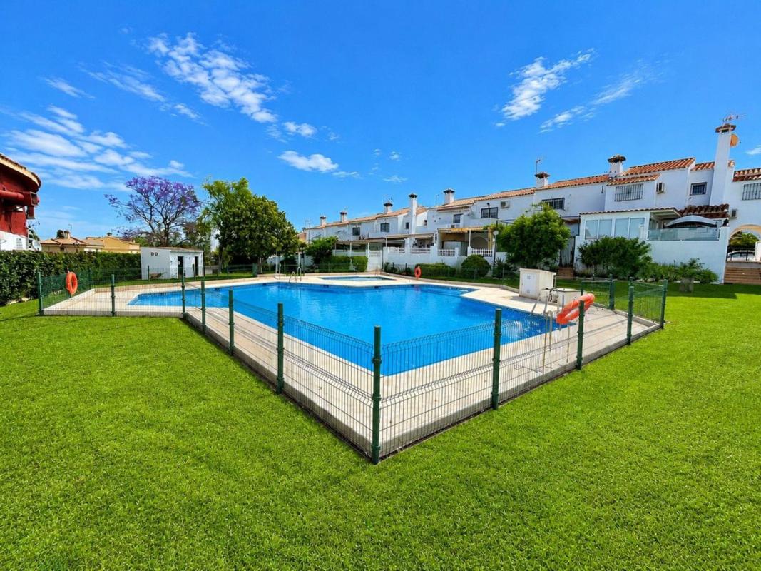 Sale of townhouse in Chalet adosado en Platero - El Limón, Alhaurín de la Torre , Alhaurín de la Torre photo 1