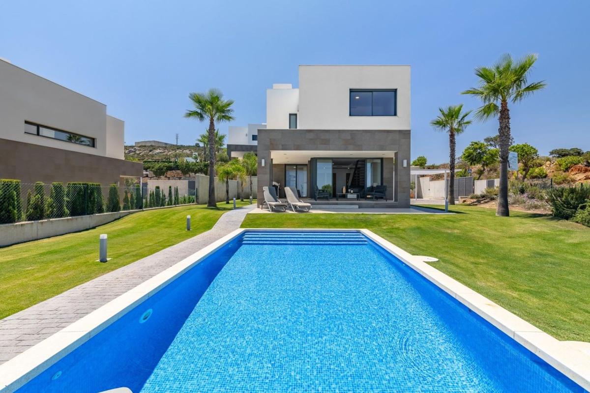 Properties for sale and rent in Spain photo 2
