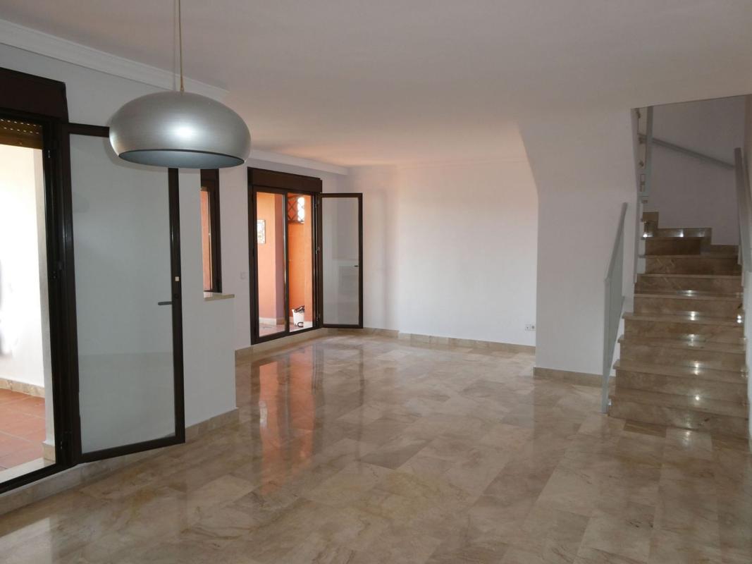 Duplex sale in Dúplex en Avenida de Costa Galera, 30, Buenas Noches, Estepona, Estepona photo 4