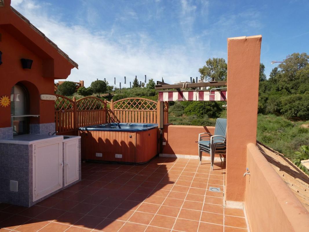 Duplex sale in Dúplex en Avenida de Costa Galera, 30, Buenas Noches, Estepona, Estepona photo 5