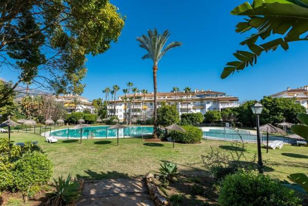 Sale of flat in Piso en La Dama de Noche-La Alzambra, Marbella, Marbella
photo 1