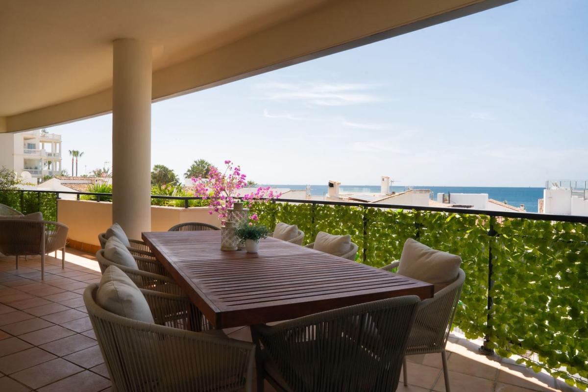 Venta de piso en Piso en Avenida del Pirata, 2, Guadalmansa, Estepona, Estepona
photo 1