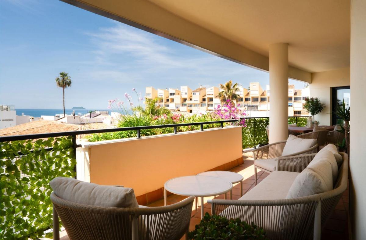 Venta de piso en Piso en Avenida del Pirata, 2, Guadalmansa, Estepona, Estepona
photo 2